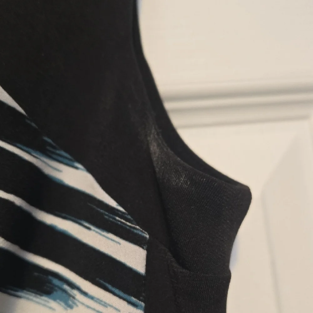 London Times Black and White Geometric Midi Dress - Picture 3 of 5